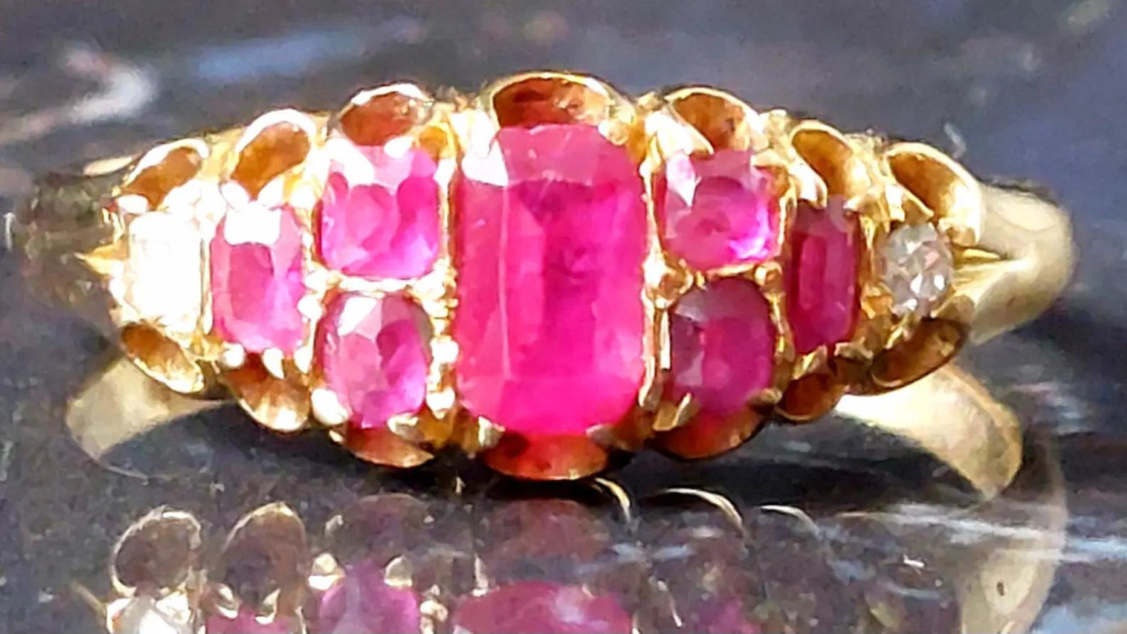 Antique Victorian 18ct gold natural Ruby Ring